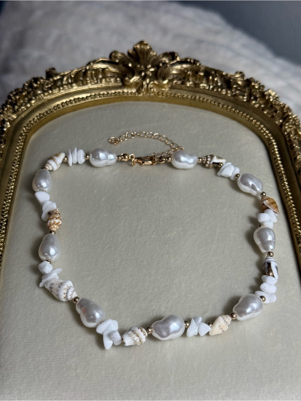 Freshwater Pearl and Shell Bead Choker Necklace in White